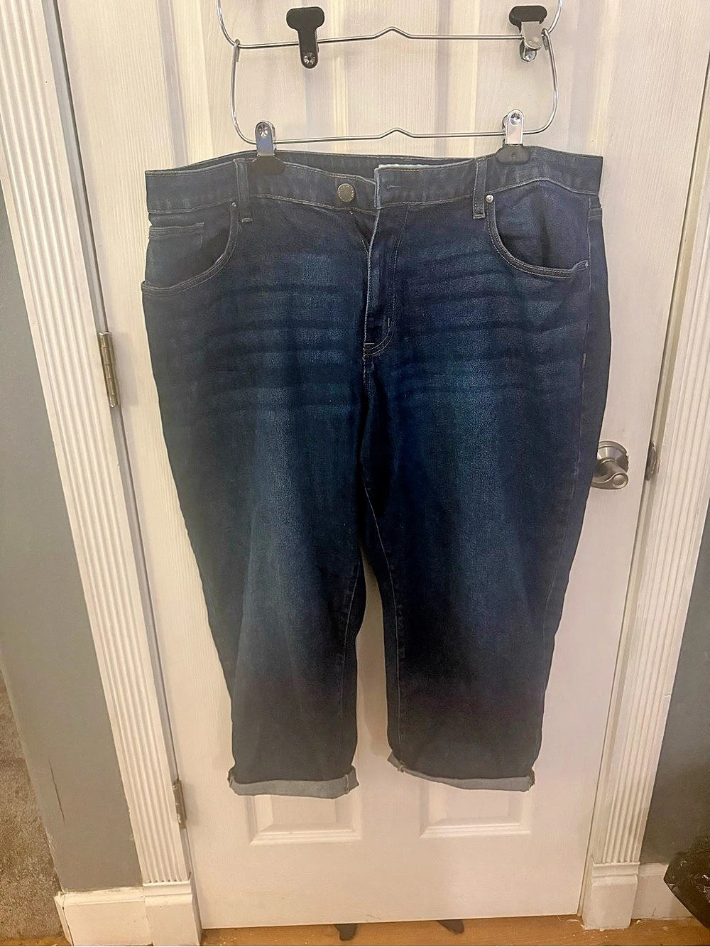 Lane Bryant Flex Magic Waistband Signature Fit Mid-Rise Boyfriend Capri